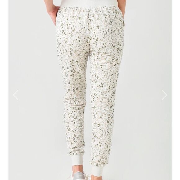 Z Supply Painted Leopard Jogger - Picture 4 of 11